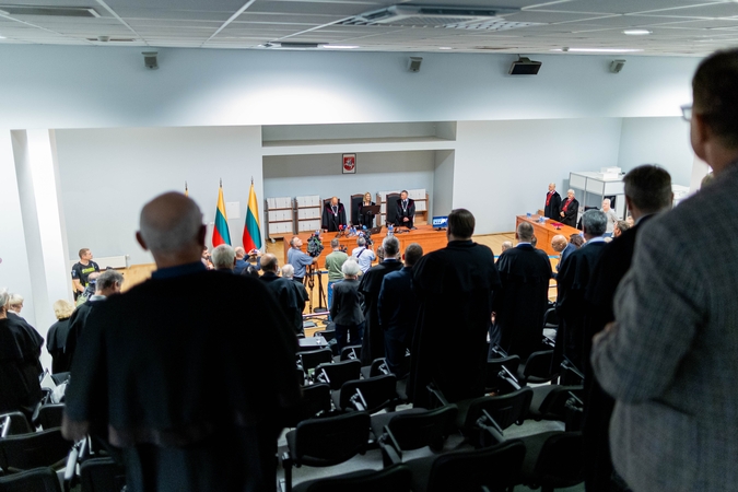Teismo pirmininkė: per riaušių bylos nuosprendžio skaitymą nualpusi teisėja jaučiasi gerai