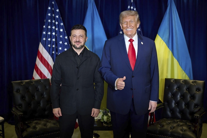 Žiniasklaida: JAV gali perduoti Ukrainai naujų tolimojo nuotolio ginklų.