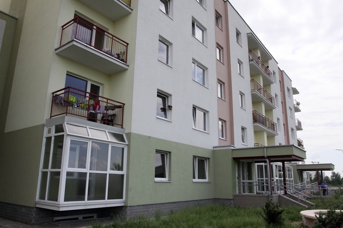 Naikinamos kliūtys gauti socialinį būstą: pretenduoti galės daugiau žmonių ir ne tik šeimos.