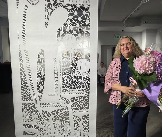 Talentas: meno kūrėjai D. Lukošiūnaitei karpiniai – kūrybinė saviraiška, širdies atgaiva, galimybė prisiliesti prie tautos šaknų ir garsių žmonių kūrybos.