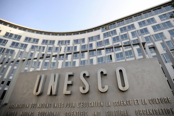 1991 — Lietuva priimta į UNESCO.