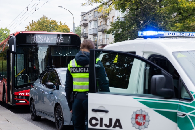 Vilniuje – masinės evakuacijos pratybos: gyventojai savo kailiu patiria karo scenarijaus grėsmes 