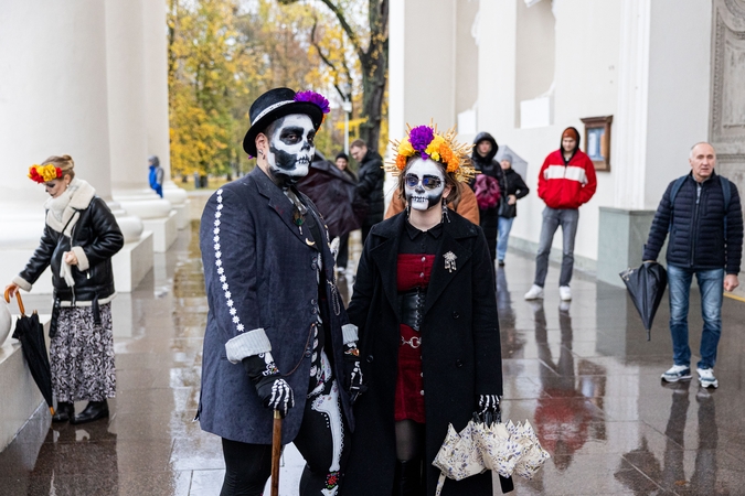 „Día de Muertos“ eisena Vilniuje