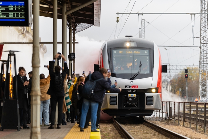 Nauji elektriniai traukiniai: kada ir kur?