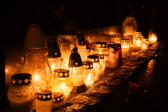 Požiūris: kasmet vis mažiau pirkėjų ieško pigiausio žvakių varianto, pirmenybę teikia aukštesnei kokybei, todėl populiariausios išlieka ilgai degančios skaidraus stiklo žvakės.