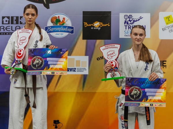 Lietuvos jaunieji karatė kovotojai pelnė du Europos čempionų titulus