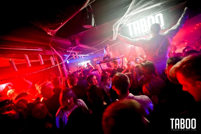 Pagrindinis miesto Helovino vakarėlis – „Nuodėmių teatras“ „Taboo” klube