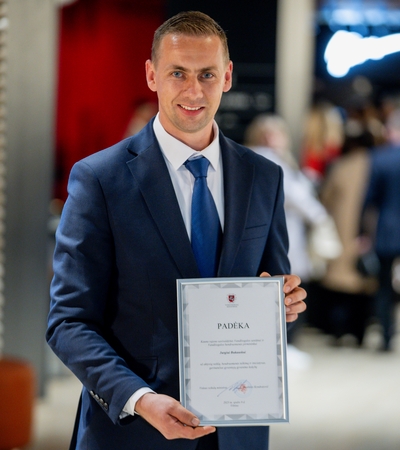 Nuopelnai: J. Bukauskas apdovanotas už aktyvią veiklą, bendruomenės telkimą ir iniciatyvas, gerinančias gyventojų gyvenimo kokybę.