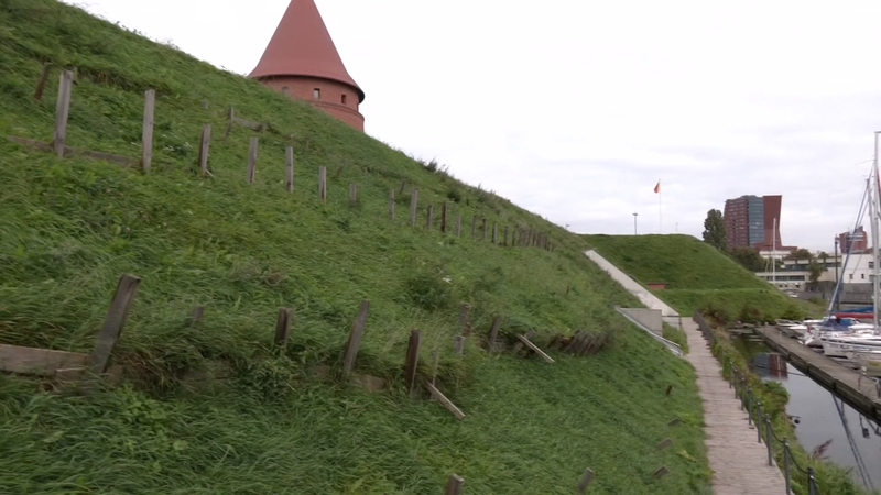 Slenkančio Gedimino kalno istorija kartojasi kitur