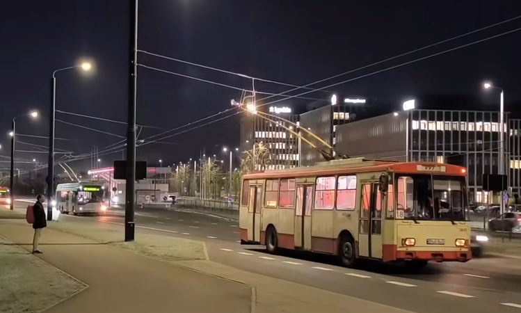 Rytinis chaosas sostinės gatvėse: skelbia naujausią informaciją dėl troleibusų