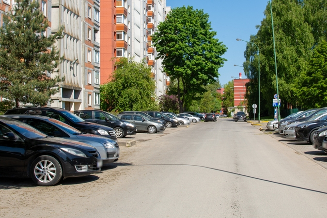 Konfliktuoja: mūšiai stovėjimo aikštelėse tęsiasi – klaipėdiečiai ėmėsi nelegaliai rezervuoti vietas.