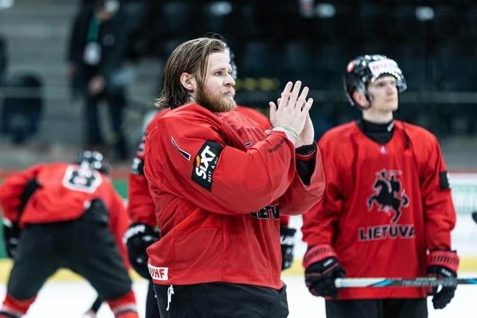 Sėkmė: šiemet gegužę Lietuvos ledo ritulininkai Taline iškovojo kelialapį į pasaulio čempionato IA divizioną, o L. Lubys buvo išrinktas geriausiu vartininku.