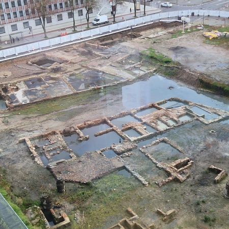 Prilijo: kol kas archeologų atkasti buvusių pastatų ir gatvių fragmentai tūno po vandeniu, todėl jų apžiūrėti neįmanoma.