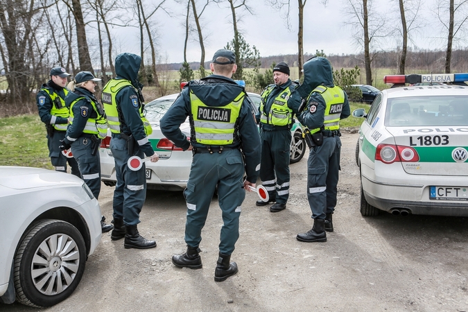 Komanda: pareigūnų darbe apstu įvairių situacijų, tad kartais prireikia ir kolegų pagalbos.