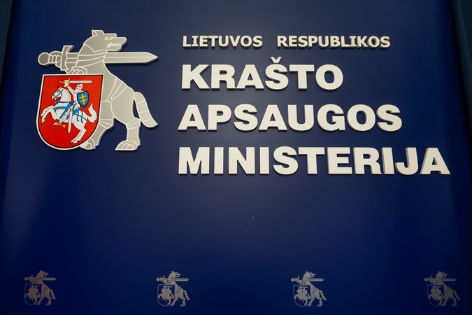 Šaltiniai atskleidžia realiausią kandidatą į krašto apsaugos ministrus