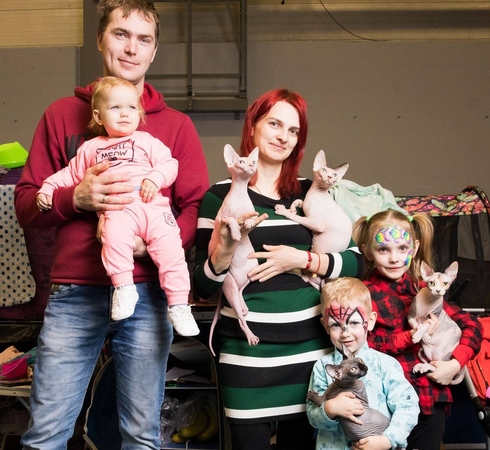 Palyda: į parodas Edita neretai vyksta su šeimyna, kuri yra didžiulė jos palaikymo komanda. 