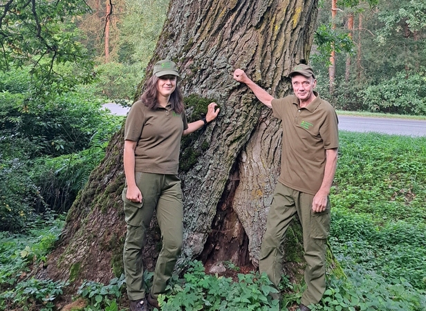 Šaknys: U. Užtupienės senelis Antanas Bartašius daugelį metų dirbo Krekenavos girininku, o vėliau šias pareigas perėmė Ugnės tėtis – J. Leika.