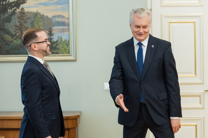 Prezidentas susitiko su kandidatu į krašto apsaugos ministrus Robertu Kaunu