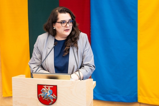 Valstybės kontrolierė ragina stiprinti gyventojų priemokų gydymo įstaigose kontrolę