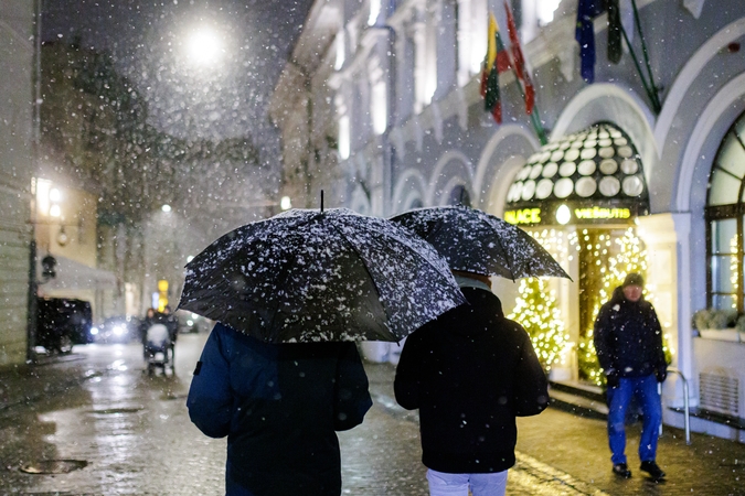 Ketvirtadienio vakarą Vilnių nuklojo sniegas