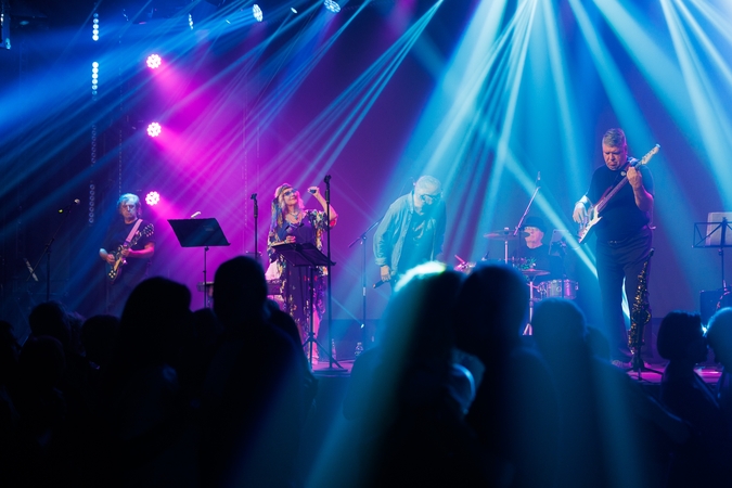 Ypatumas: grupės pasirodymai visada energingi ir spalvingi. 