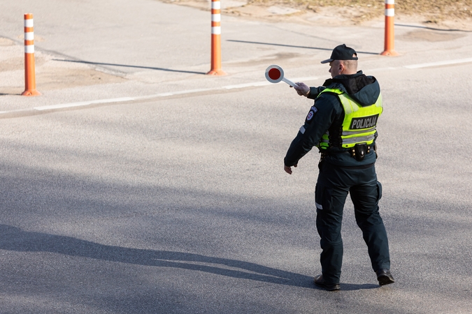 Per parą Kauno pareigūnams įkliuvo vienuolika vairuotojų, neturinčių teisės vairuoti