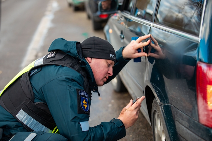 Klaipėdos apskrities kelių policijos pareigūnai tikrino vairuotojų pasirengimą žiemai
