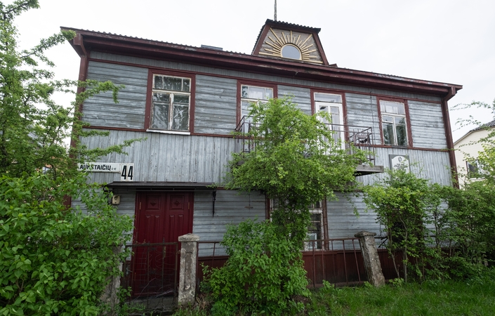 Istorija: Lietuvos kariuomenės kapitono, Šaulių sąjungos štabo adjutanto Antano Gedmanto namas.