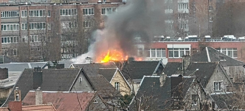 Statybininkų prospekte degė namas