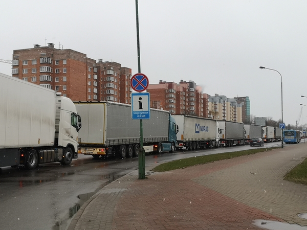 Mokės: už tai, kad metų metus vilkikai laužė miesto gatves, savivaldybės biudžetas negaudavo nė cento, tačiau nuo kitų metų mokestis pateks į miesto biudžetą.