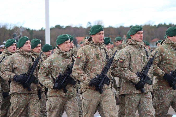 Neaiškumai: biudžeto prioritetas – krašto apsauga, tam numatyta 5,38 proc. BVP. Tačiau tiek premjerės, tiek krašto apsaugos ministro dviprasmiški pasakymai apie tai, kur bus leidžiami šie pinigai, tikrai kelia nerimo.