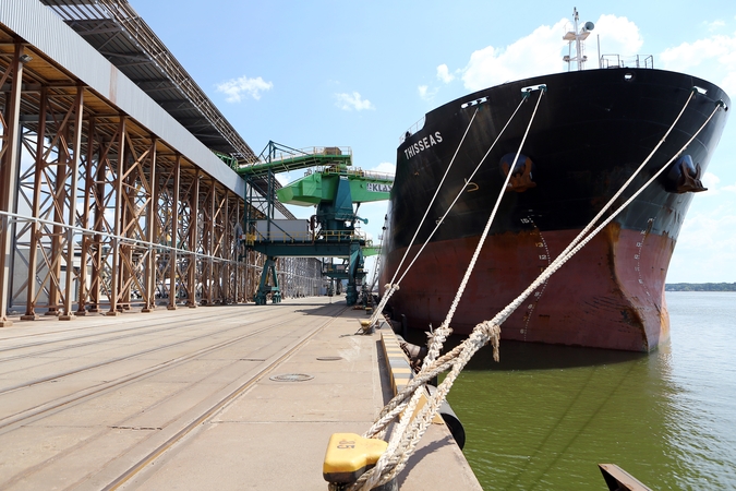 Perspektyva: valstybės valdomų „Lietuvos geležinkelių“ grupės krovinių vežimo bendrovės „LTG Cargo“ dalies paslaugų verslui baziniai tarifai nuo kitų metų brangsta iki 20 proc., tai neabejotinai neigiamai paveiks uosto įmonių veiklą.