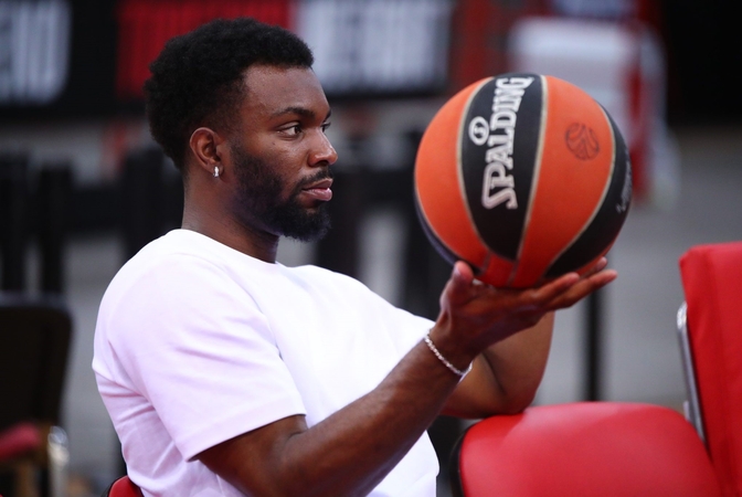 Pažįstamas: į „Olympiakos“ kovos rikiuotę grįžo buvęs žalgirietis K. Evansas.Pažįstamas: į „Olympiakos“ kovos rikiuotę grįžo buvęs žalgirietis K. Evansas.