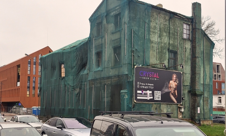 Klausimas: modernaus „Memelio miesto“ komplekso vystytojai susidūrė su kol kas neišsprendžiama problema – ką daryti su Naujojoje Uosto g. 5 stūksančiu kultūros paveldu.