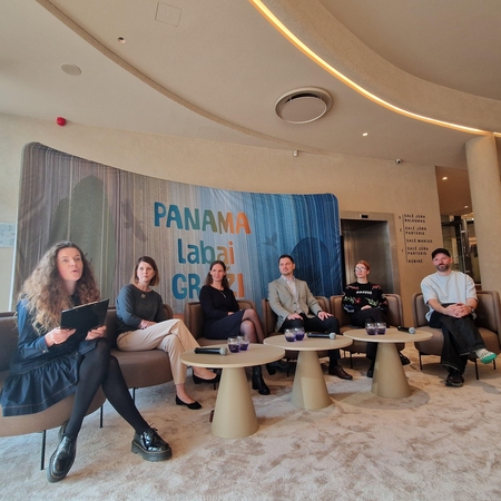 Staigmena: spaudos konferencijoje kūrybinė komanda atskleidė, kokios įdomybės laukia spektaklyje.