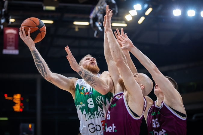 Blykstelėjo: I. Brazdeikiui (kairėje) rungtynės Panevėžyje su „Lietkabeliu“ – kol kas sėkmingiausios šį LKL sezoną (17 taškų, 18 naudingumo balų).