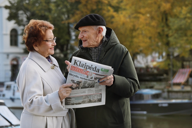 Malonumas: dienraštį skaitantys garbaus amžiaus klaipėdiečiai džiaugiasi gaunantys naujienų įvairovę ir patikimą informaciją.