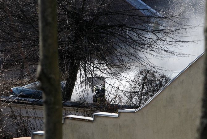 Nuostoliai: naktį degęs automobilis ugnies sumaitotas nepataisomai.