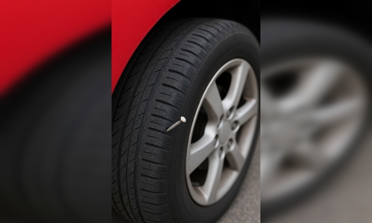 Svarstymai: kas kenkia Žvejybos uosto rajone gyvenančių klaipėdiečių automobiliams, nežinia, bet manoma, kad tai – piktų kaimynų darbas.