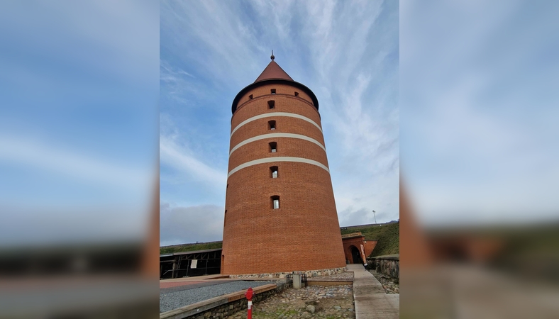 Pirmasis: didysis bokštas tapo visos pilies atstatymo pradžia.