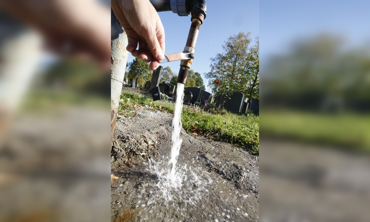 Pasirengimas: Klaipėdos kapinėse, artėjant šaltajam metų sezonui, nuo šiandienos nutraukiamas vandens tiekimas.