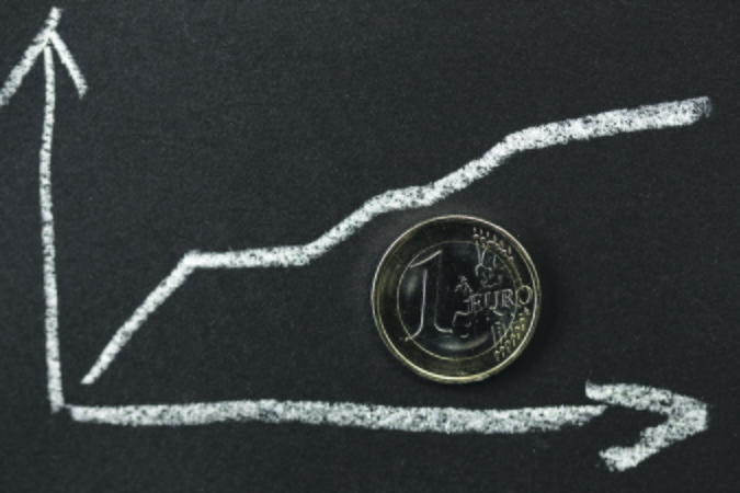 Pakilimas: reikšminga dalis didžiųjų pasaulio ekonomikų ketina labiau skatinti savo ekonomikas ir kitąmet, o tai stimuliuoja investicijas, paklausą ir mažmeninę prekybą.