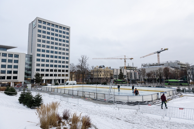 Pasiruoškite pačiūžas! Jau aišku, kada atsidarys ledo čiuožykla po atviru dangumi 
