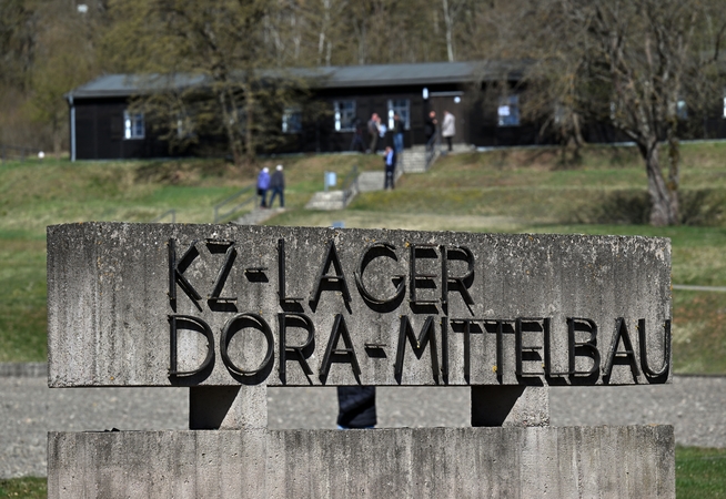 Tėvas ir sūnus keliavo buvusios koncentracijos stovyklos tuneliais ir dingo be žinios