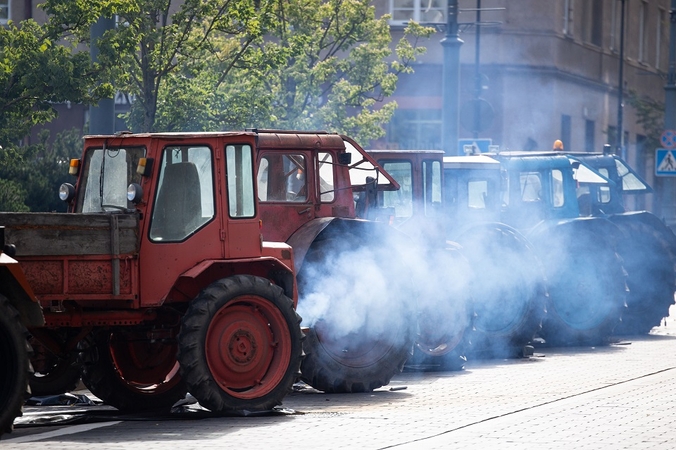 Viceministras: ūkininkai už mokamus kelius mokės mažiau