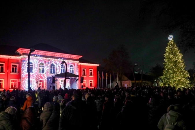 Kalėdų eglė nušvito Kazlų Rūdoje
