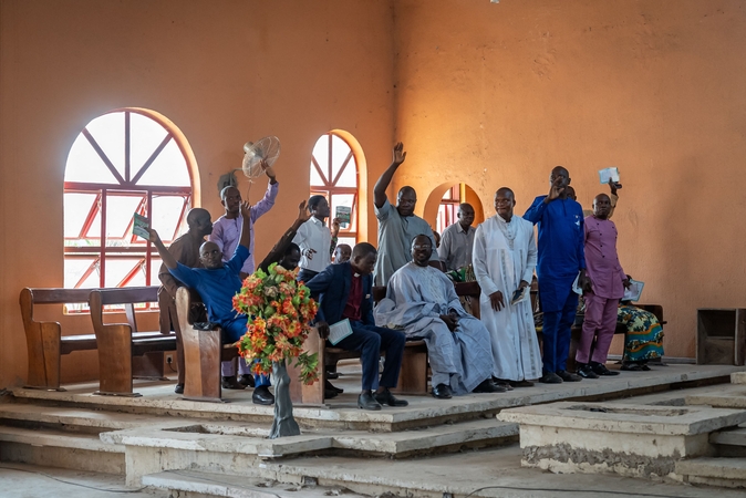 Nigerijos vyriausybė surengė ceremoniją, skirtą pagerbti 100 išlaisvintų moksleivių