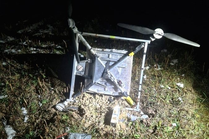 Pasieniečiai nutupdė kontrabandą iš Baltarusijos skraidinusį droną