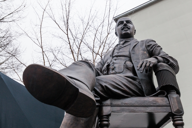 Oficialiai pristatyta P. Vileišio skulptūra Kaune