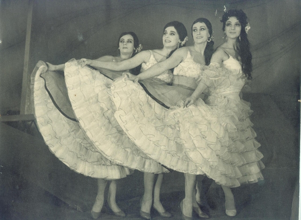 Pradžia: nuosekli baleto kaip teatro meno raida Lietuvoje prasidėjo tik nuo XX a. trečiojo dešimtmečio, kai iš Sankt Peterburgo į Kauną atvyko keli Rusijos menininkai. 